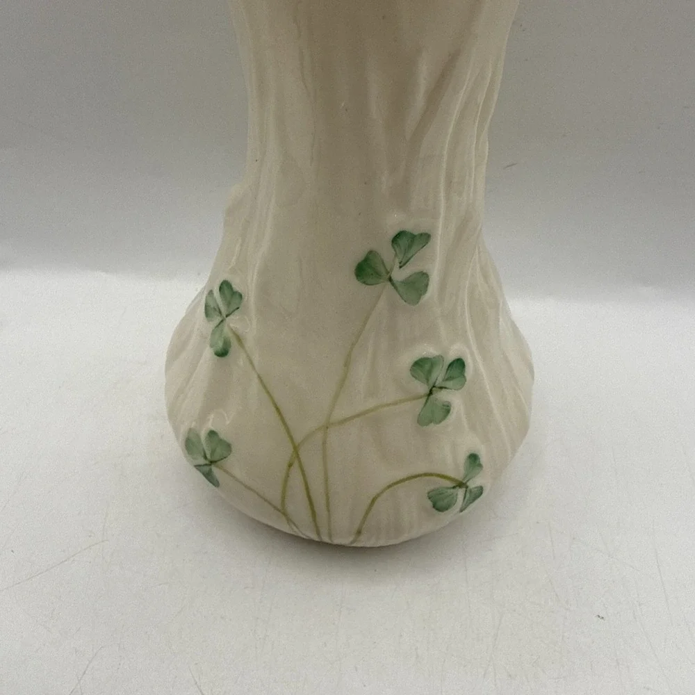 Belleek Ireland Daisy & Shamrock Vase 5,3/4